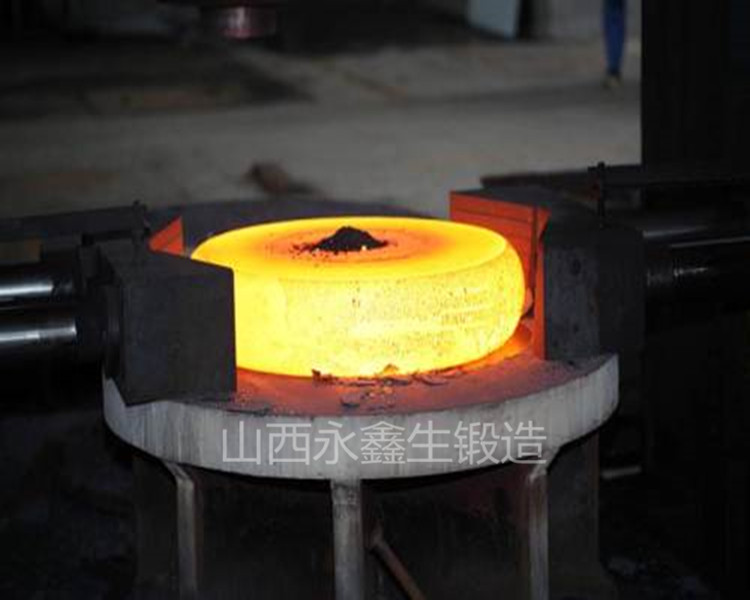 環(huán)形鍛件的沖頭擴(kuò)孔方法